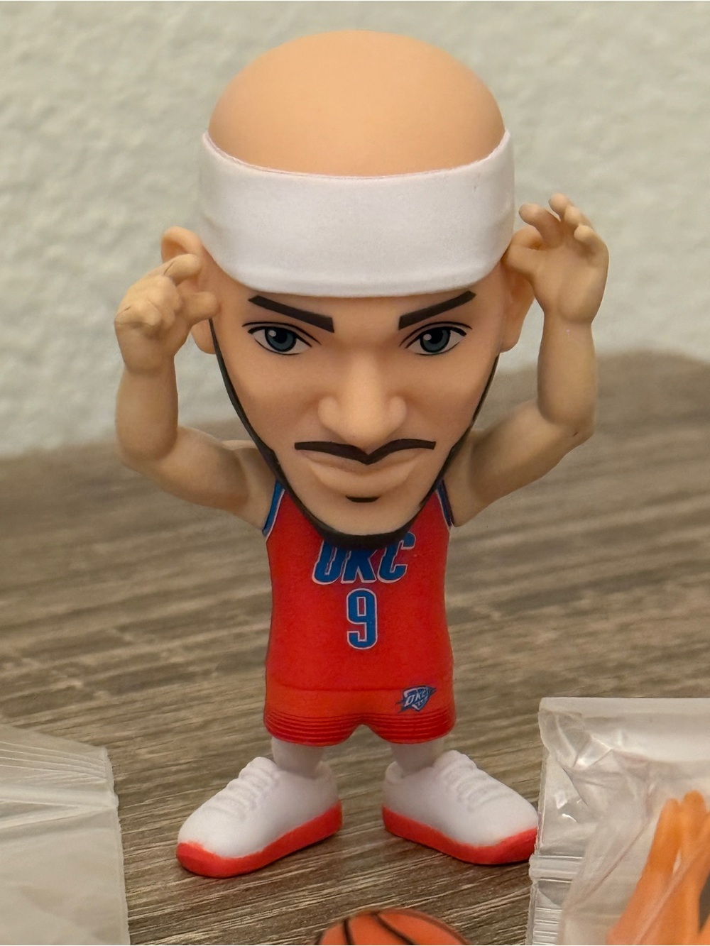 Alex Caruso OKC *RARE* NBA Ballers Series 2 - Picture 3 of 5